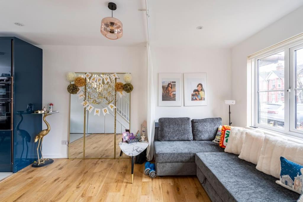 Monalychee Apartment ลอนดอน ภายนอก รูปภาพ